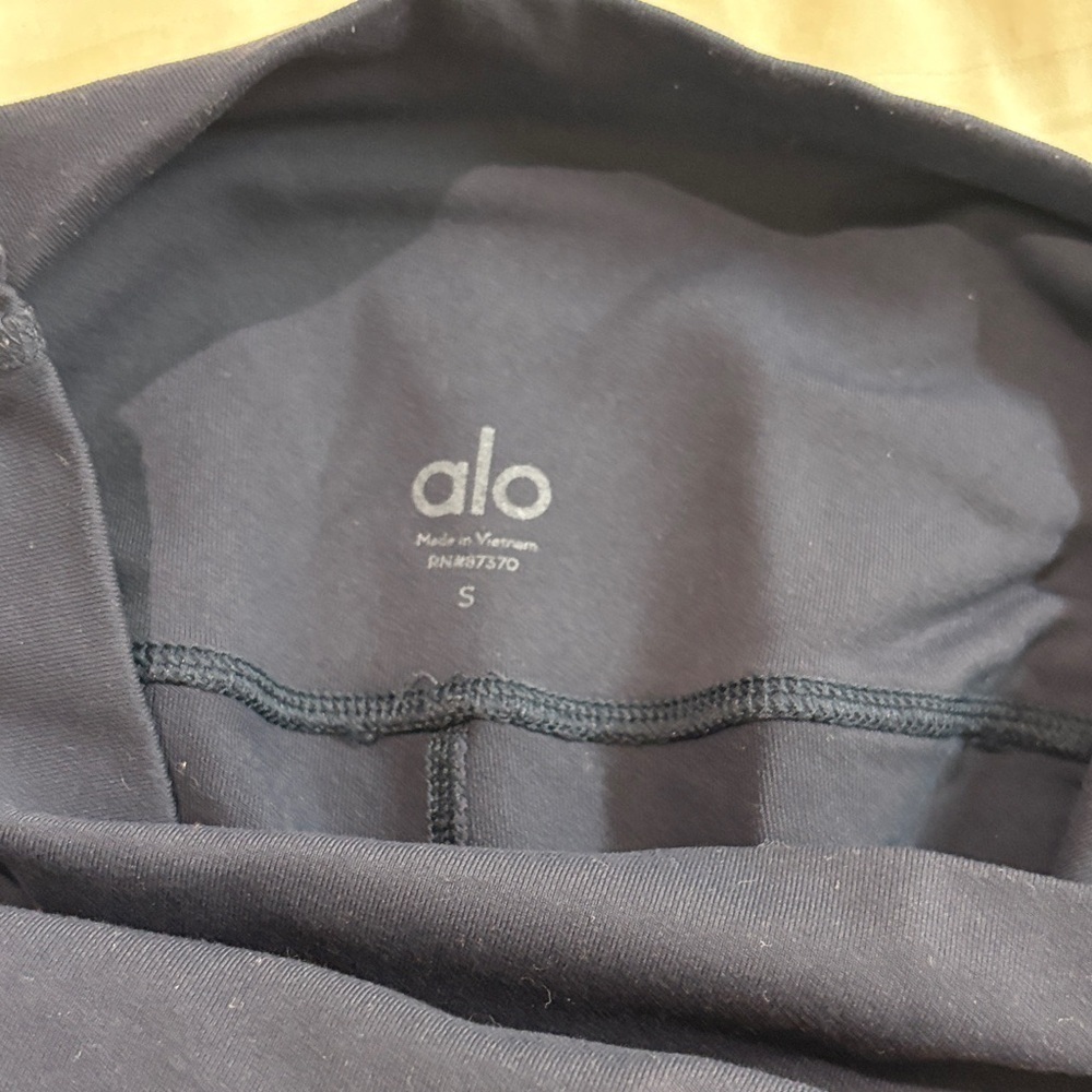 ALO Yoga Navy Ribbed Leggings - Picture 4 of 4